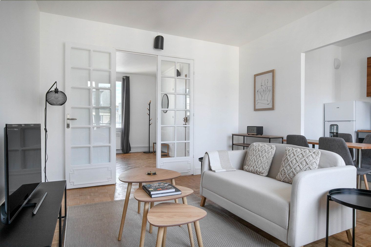 Stylish Passy Apartment With Stunning City Views - 2