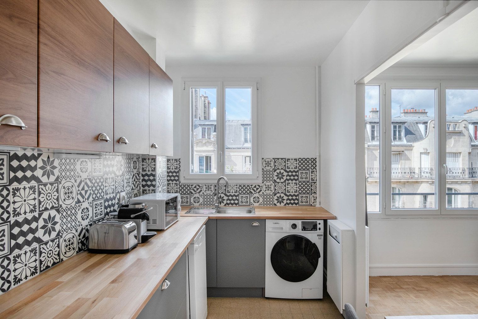 Stylish Passy Apartment With Stunning City Views - 18