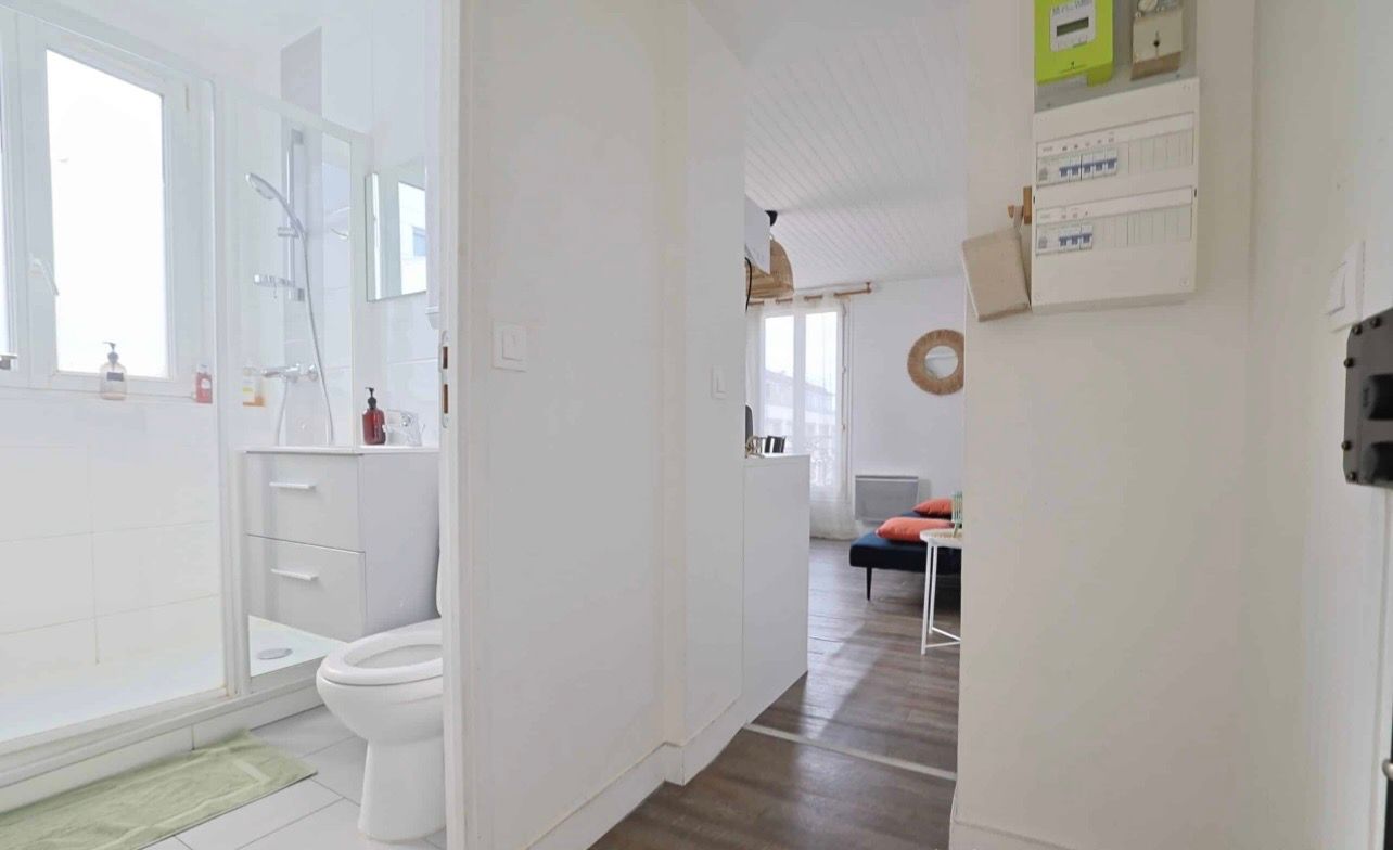 Bright & Charming One-Bedroom Apartment In The Heart Of Paris' 12th - 8