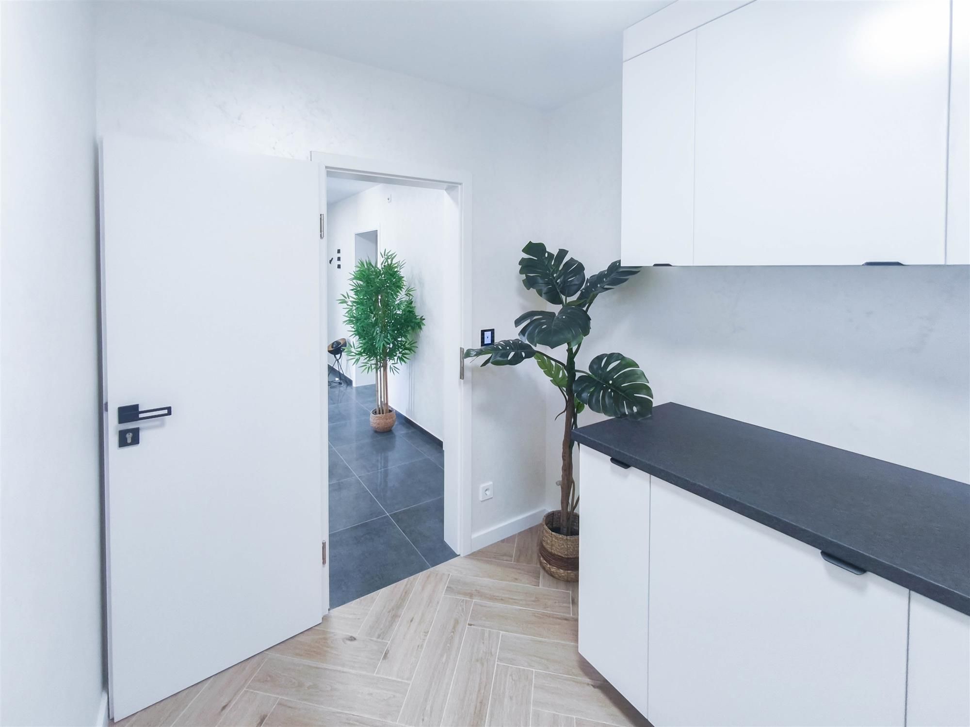 ALFA Stuttgart Double Room Kitchenette Terrace Shared Bathroom Near Porsche & Bosch - 4
