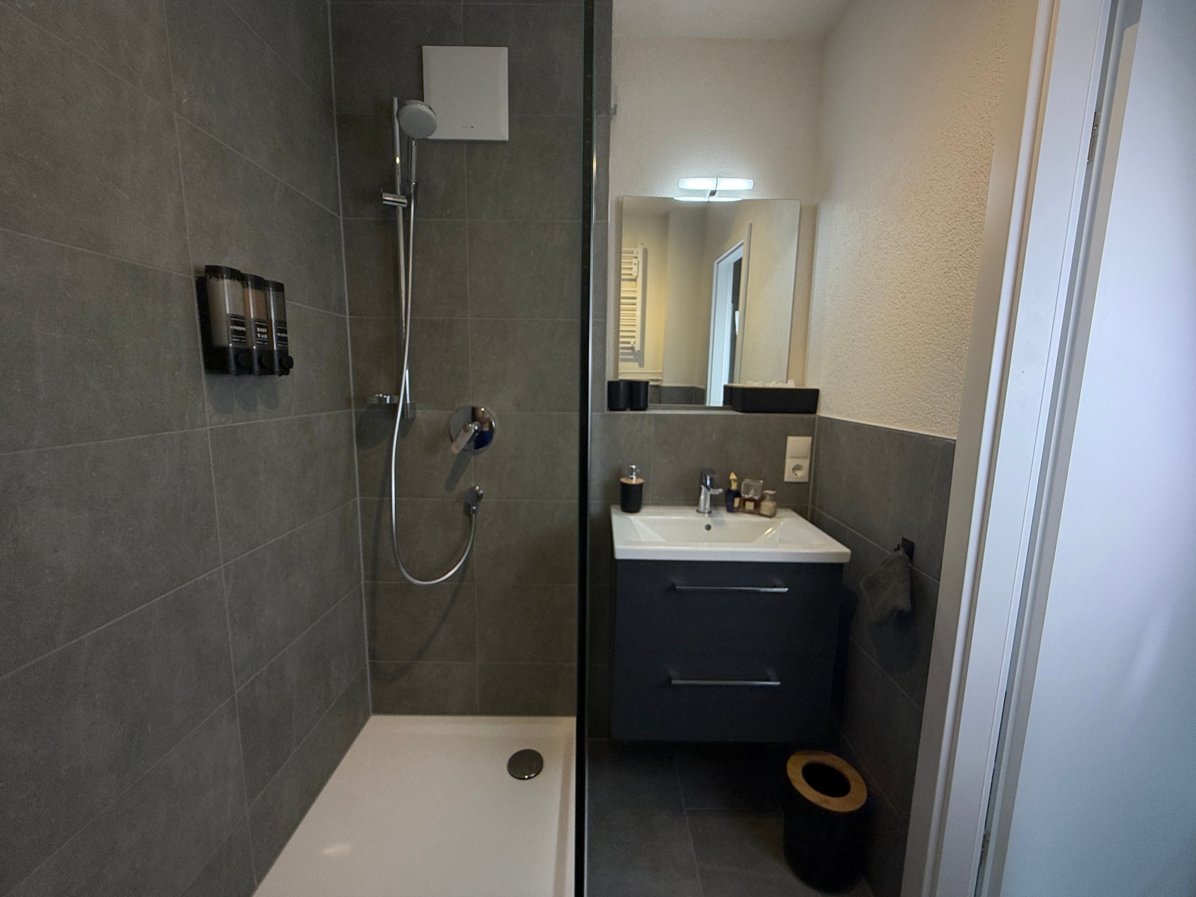 Napa Night – Bright 3-Room Apartment, 81 Sqm, Balcony - 12