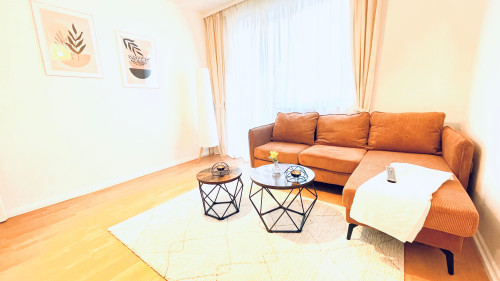 Stylish, Bright and Modern Apartment in Prime location Loretto straße Unterbilk with Rheinturm view