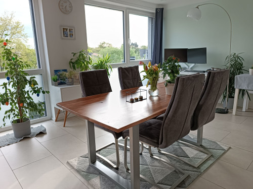 Bright apartment in NB near the airport and the A3 highway; about 15 minutes by public transit to CGN Central Station (flexible from Jan 27) - Gallery - 2