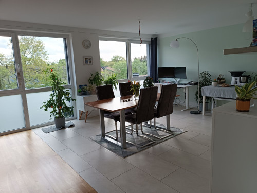 Bright apartment in NB near the airport and the A3 highway; about 15 minutes by public transit to CGN Central Station (flexible from Jan 27) - Gallery - 3