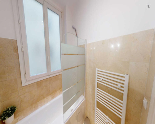 Inviting double bedroom in Parc-de-Montsouris - Gallery - 11