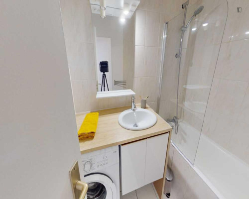 Elegant double bedroom in Saint-Lambert