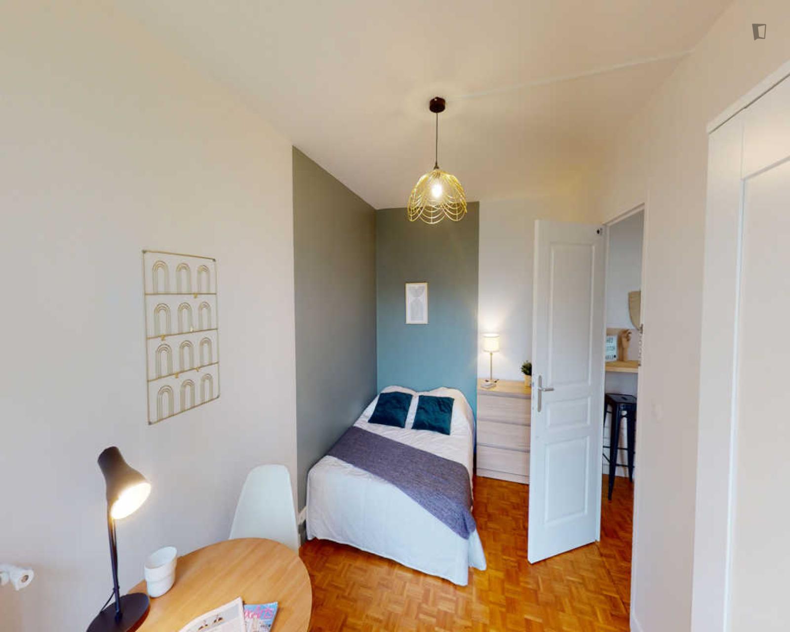 Shiny Double Bedroom In Picpus - 1