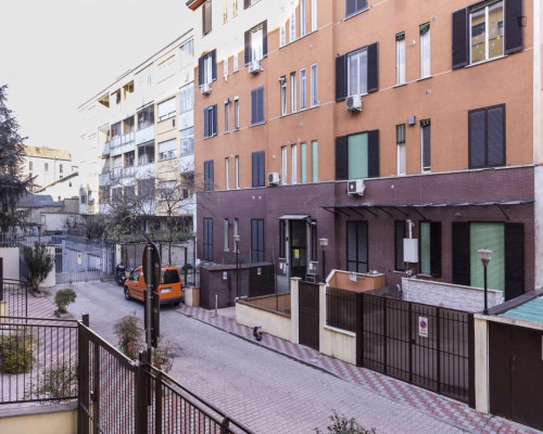 Bright single bedroom near the Corvetto subway station