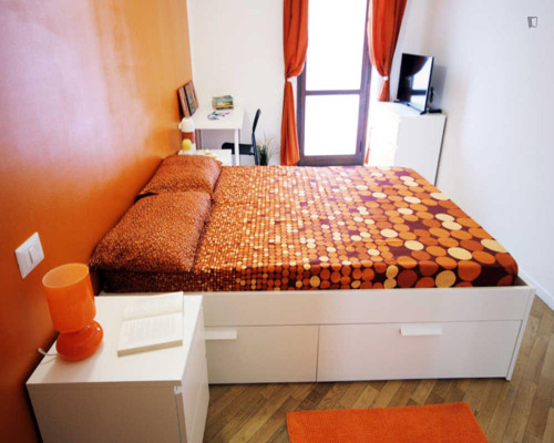 Welcoming double bedroom near the Polytechnic University