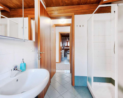 Inviting double bedroom near the LUM School of Management - Gallery - 10