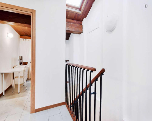 Inviting double bedroom near the LUM School of Management - Gallery - 13