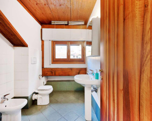 Inviting double bedroom near the LUM School of Management - Gallery - 9