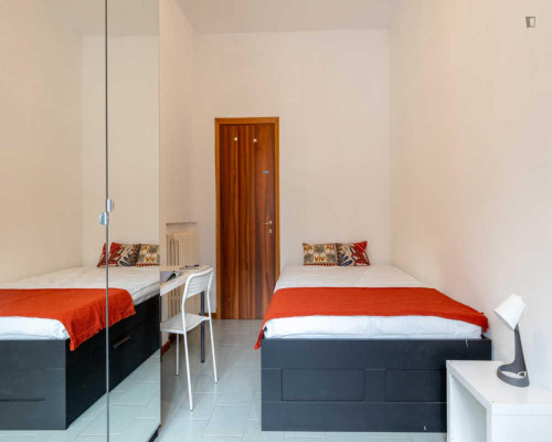 Inviting double bedroom near the LUM School of Management - Gallery - 5