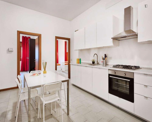 Inviting double bedroom near the LUM School of Management - Gallery - 7