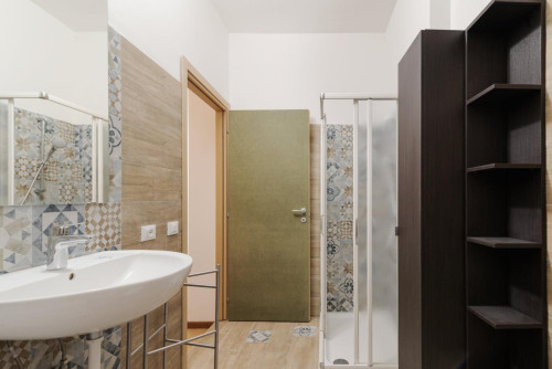 Neat and cosy double bedroom in Bicocca - Gallery - 7
