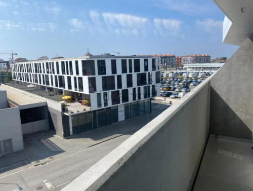 Modern Studio with a balcony close to Aveiro Train Station - Gallery - 13