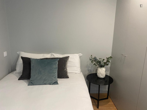 Modern Studio with a balcony close to Aveiro Train Station
