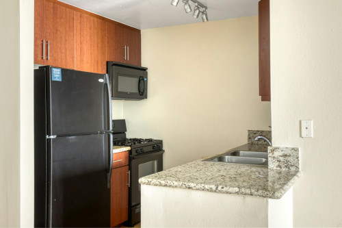 South San Fernando Boulevard, Burbank, CA - Gallery - 7