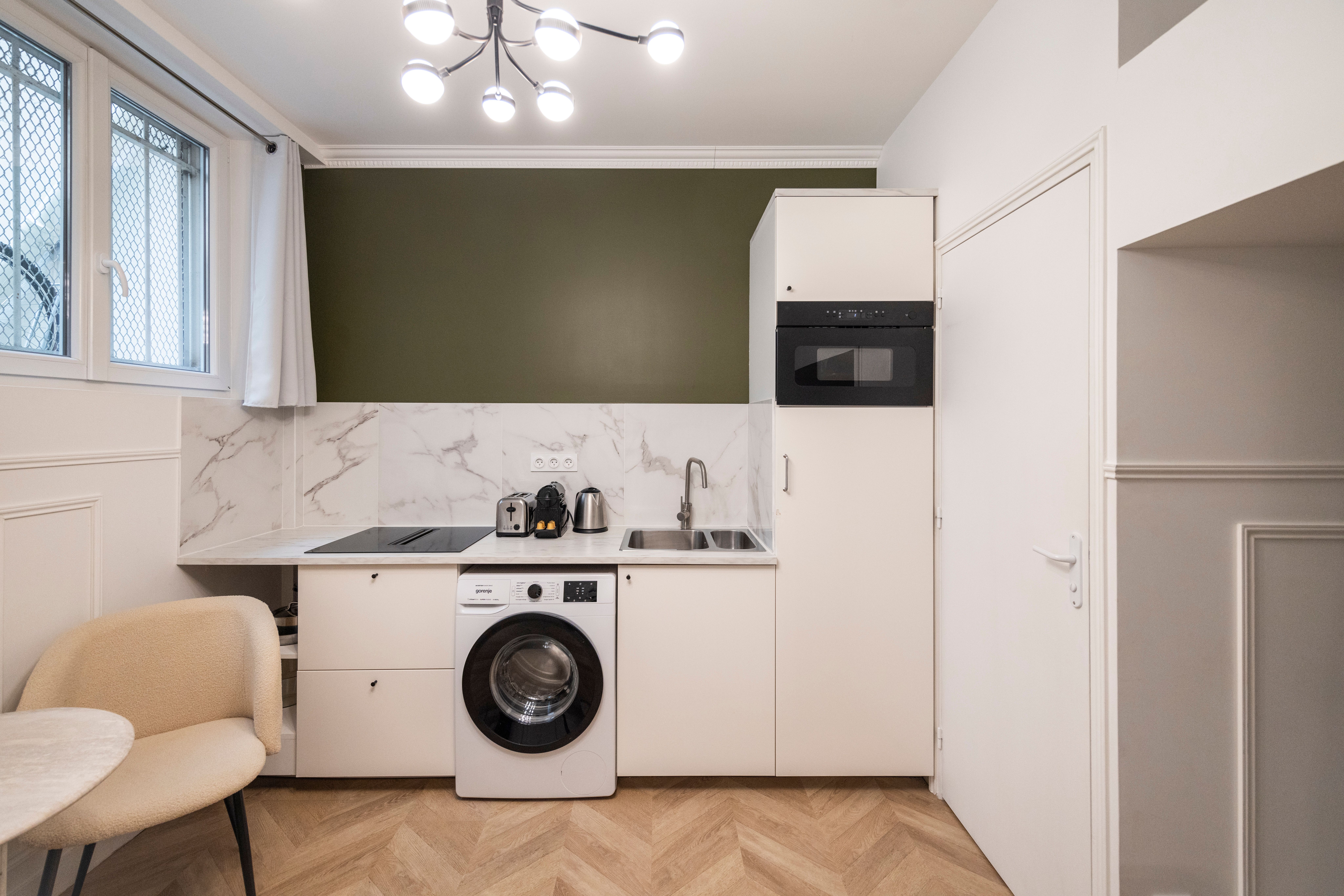 Pigalle · Design Studio With Loft Bed Métro 1mn - 15