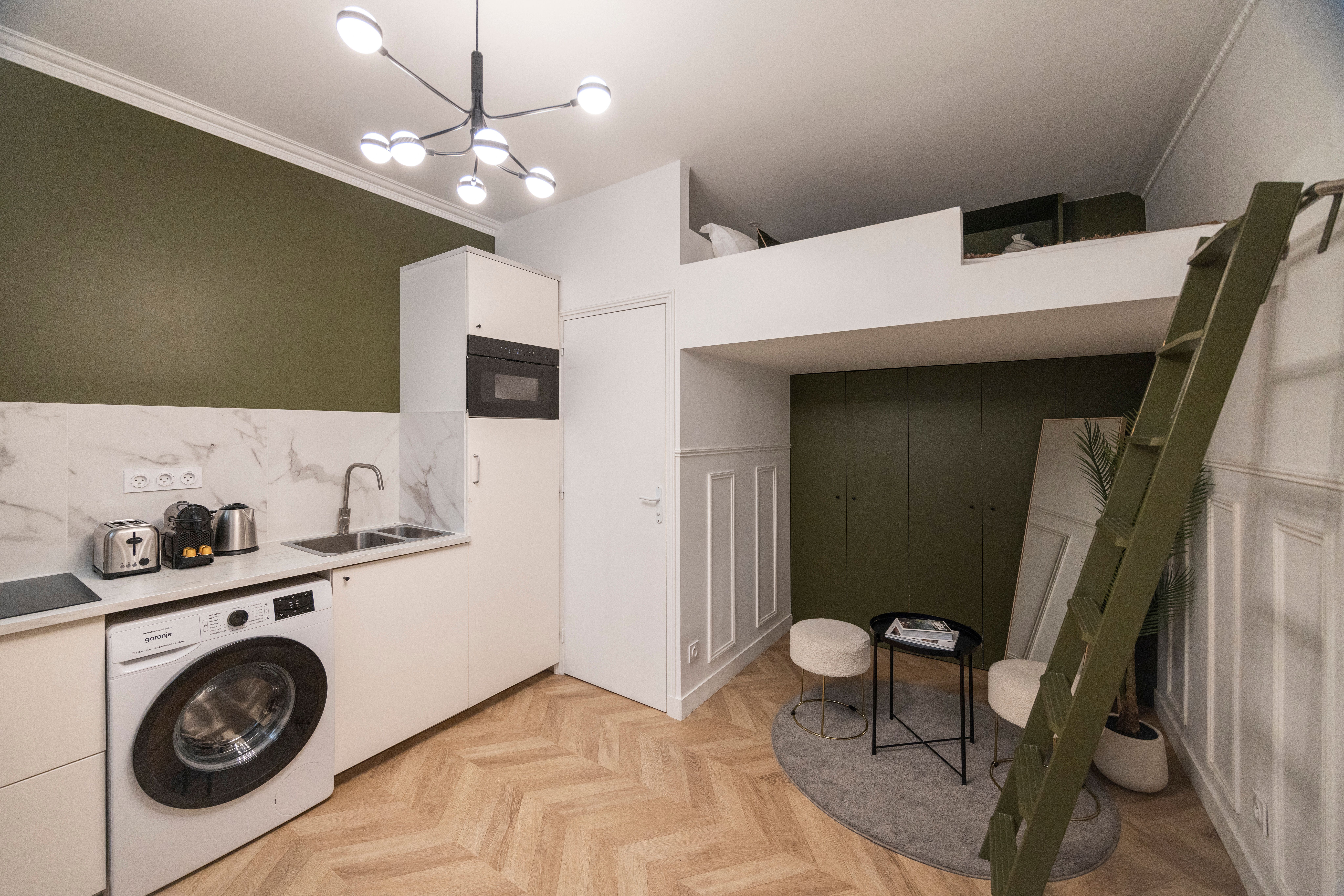 Pigalle · Design Studio With Loft Bed Métro 1mn - 16
