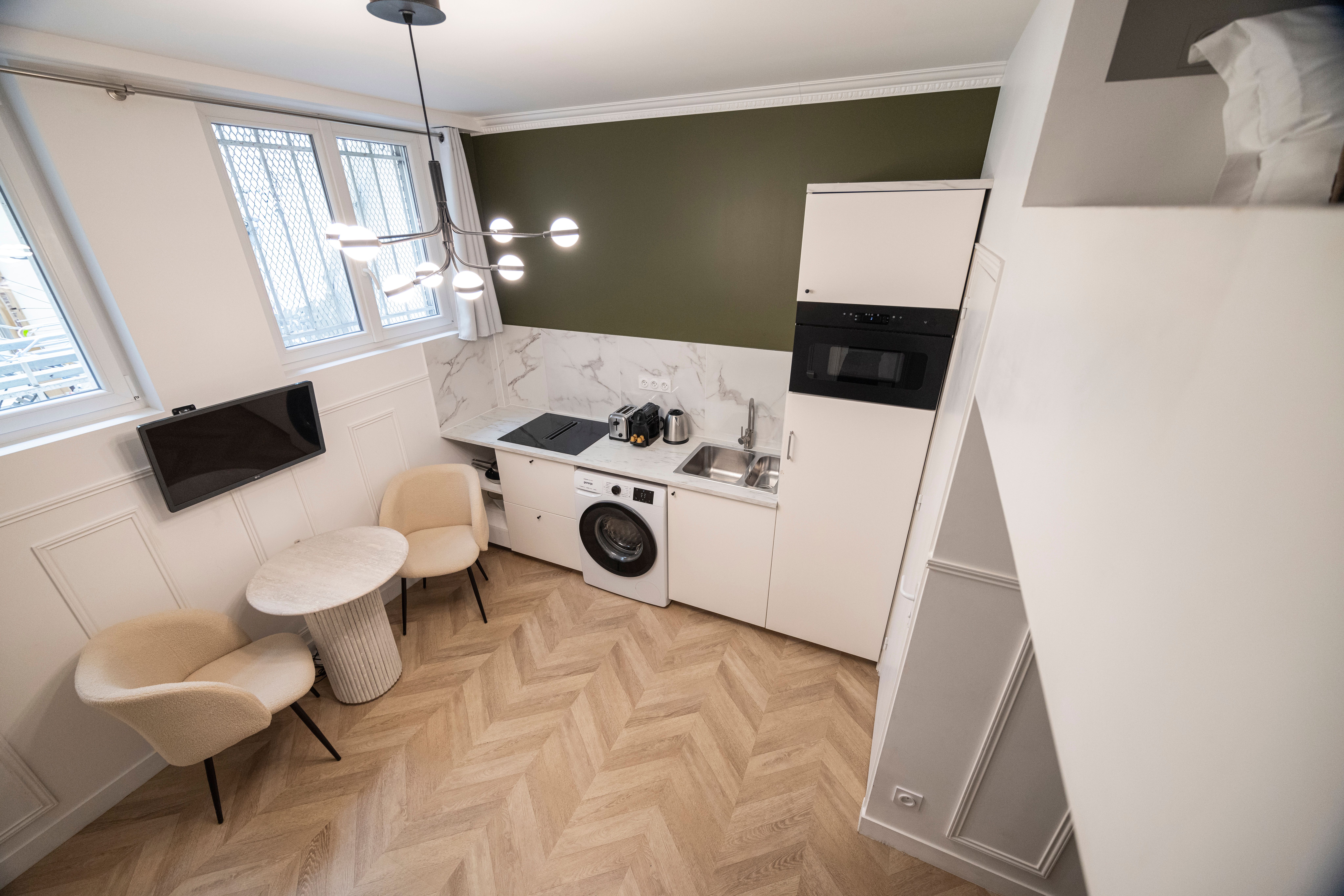 Pigalle · Design Studio With Loft Bed Métro 1mn - 13