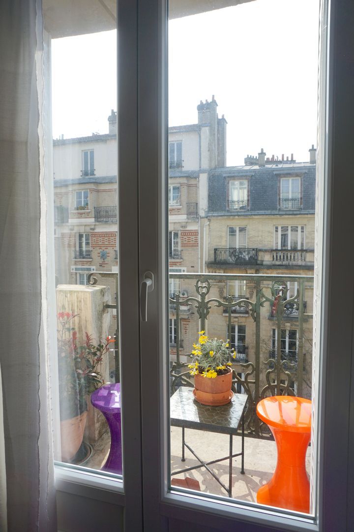 Beautiful And Luminous Art Nouveau Apartment, Paris - 1