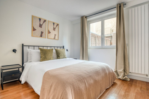 Stylish 2-Bedroom Apartment in Batignolles, Paris