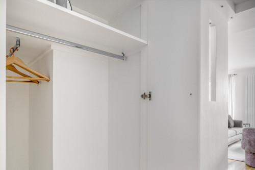 Stylish 2-Bedroom Apartment in Batignolles, Paris
