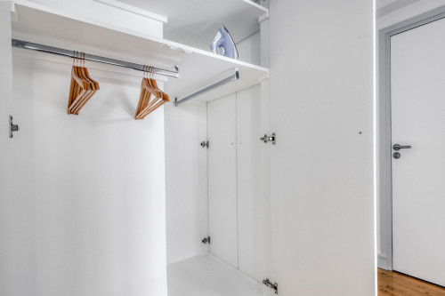 Stylish 2-Bedroom Apartment in Batignolles, Paris - Gallery - 5