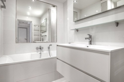 Stylish 2-Bedroom Apartment in Batignolles, Paris - Gallery - 10