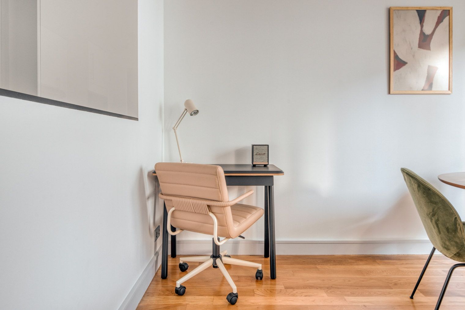 Stylish 2-Bedroom Apartment In Batignolles, Paris - 8