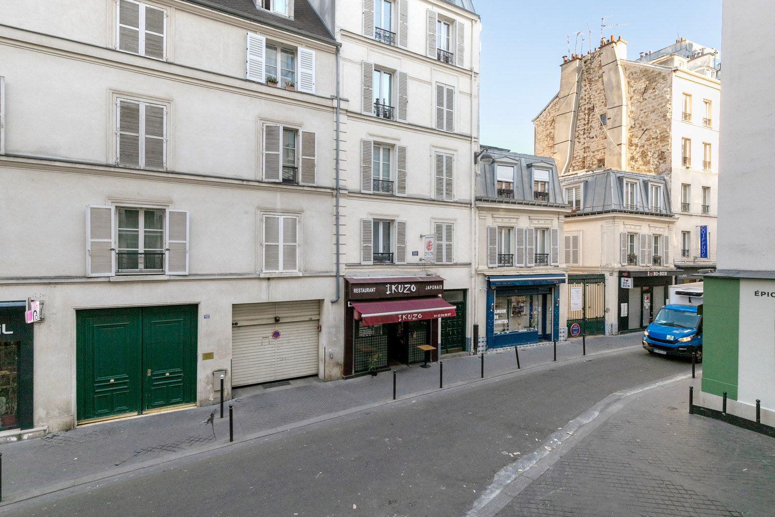 Stylish 2-Bedroom Apartment In Batignolles, Paris - 6