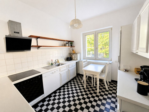 Spacious, Fully Furnished Apartment in Düsseldorf-Düsseltal near Schillerplatz – Balcony, Comfort, and Classic Charm - Gallery - 15