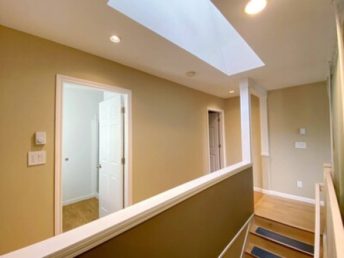 Large Homestay Room + Bath+ closet - Gallery - 6