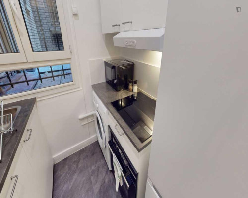 Snug double bedroom in 18th arrondissement - Gallery - 8