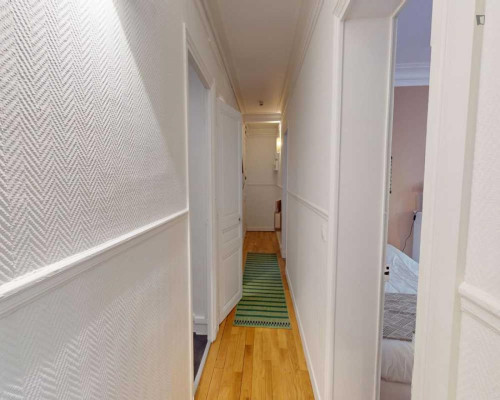Snug double bedroom in 18th arrondissement - Gallery - 12