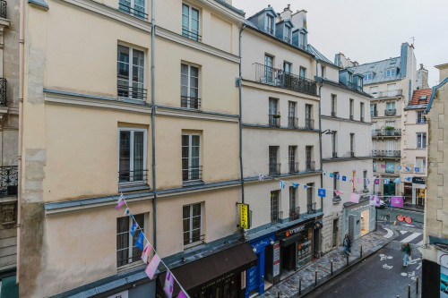 Chic 2-Bedroom Apartment in Vibrant Odéon! - Gallery - 7