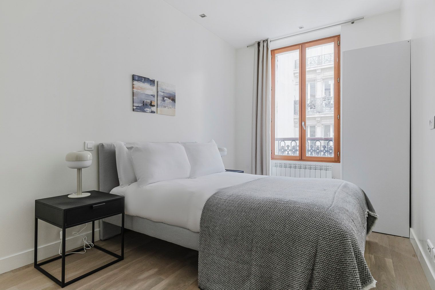 Chic 2-Bedroom Apartment In Vibrant Odéon! - 12