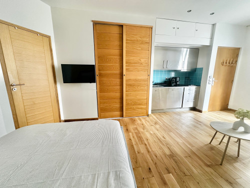 Charming Studio with Sleeping Area – Champs-Élysées / Golden Triangle