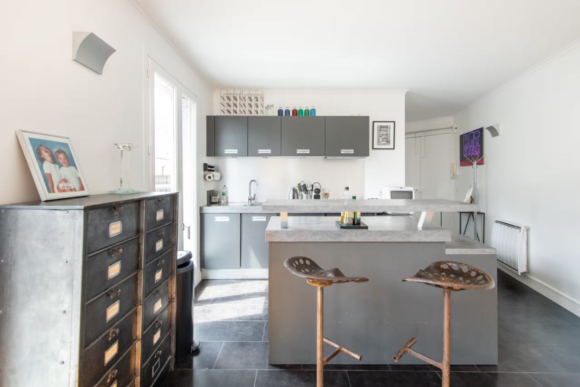 Top Floor Apartment With View - 16