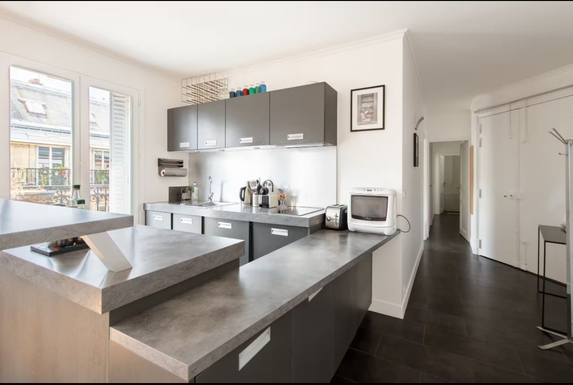 Top Floor Apartment With View - 15