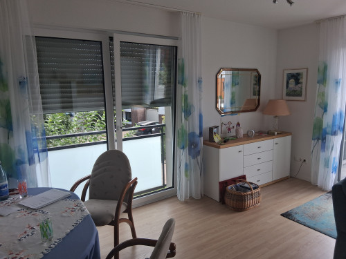 Modern, bright, quiet 2-room apartment with kitchen, balcony, underground parking space (up to 4.50 m length)