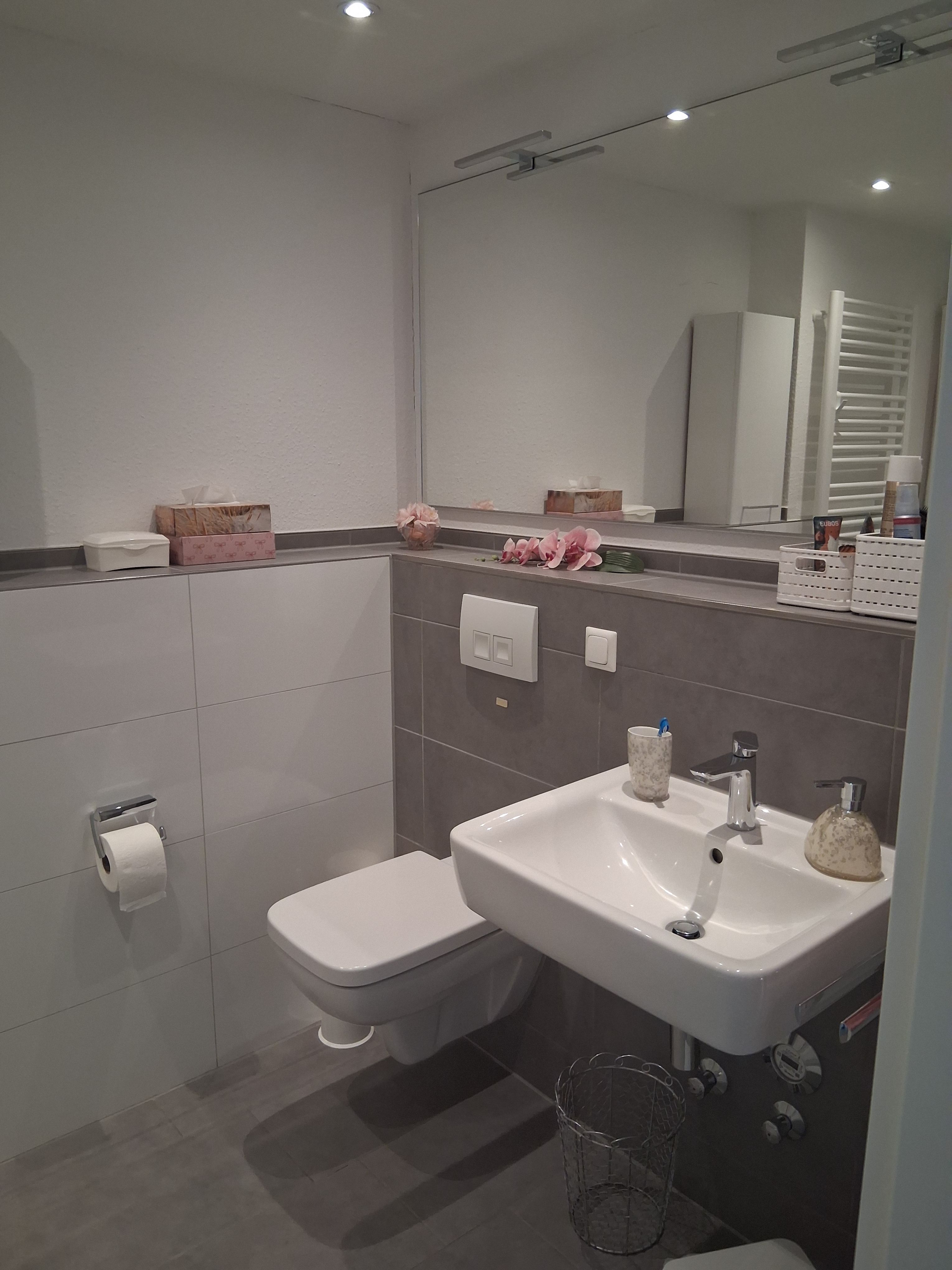 Modern, Bright, Quiet 2-Room Apartment With Kitchen, Balcony, Underground Parking Space (up To 4.50 - 1