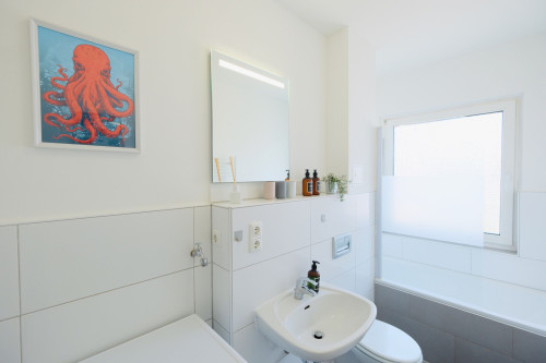 Stylish 2-Room Apartment with Balcony in Seelze – 12 Min. to Hanover Central Station
