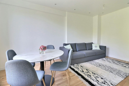 Rue Perronet, Neuilly-sur-Seine