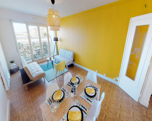 Appealing double bedroom in Clichy