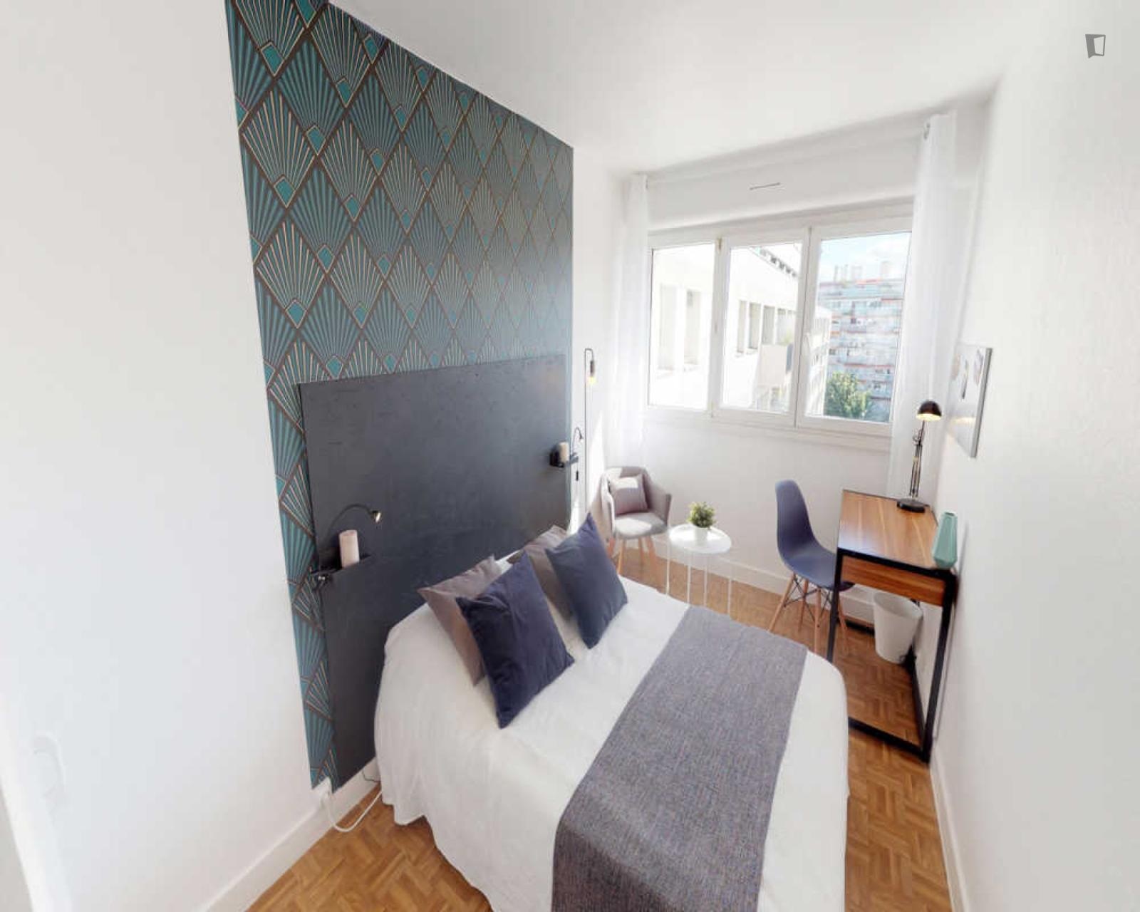 Appealing Double Bedroom In Clichy - 1