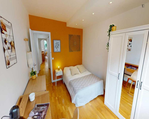 Alluring double bedroom in Ternes