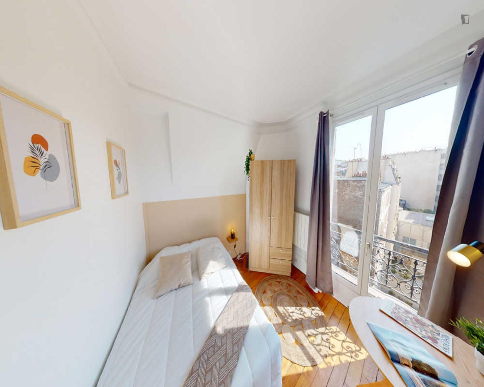 Homely Double Bedroom In 18th Arrondissement - 1