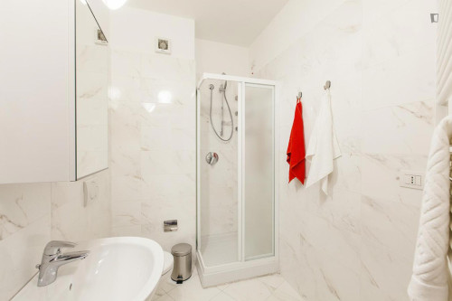 Inviting double bedroom near the Corvetto subway station - Gallery - 11